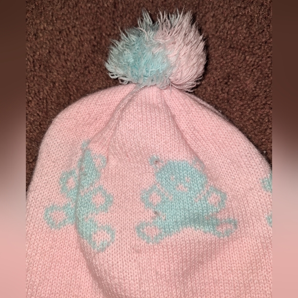 1. Xl girls hat ( heart throb) - Picture 2 of 3